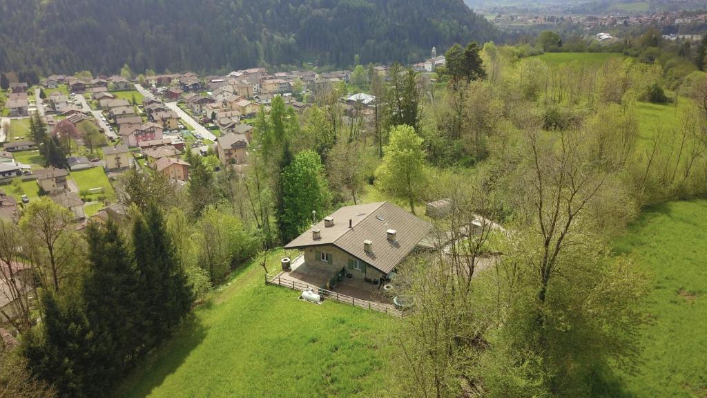 an aerial view of a house in a village at La Casa di Angi in Onore