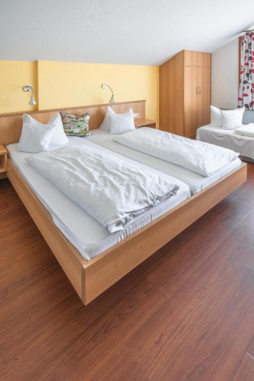 Postel nebo postele na pokoji v ubytování DEVA Hotel Renchtalblick