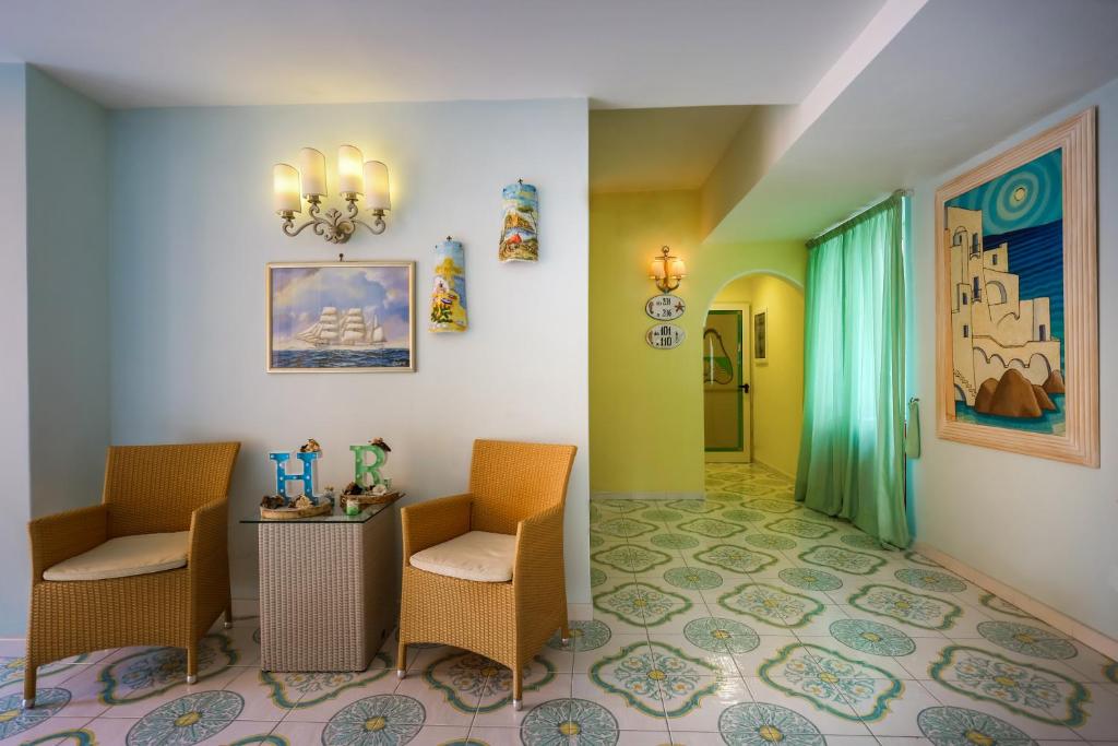 Un lugar para sentarse en Hotel Rivamare