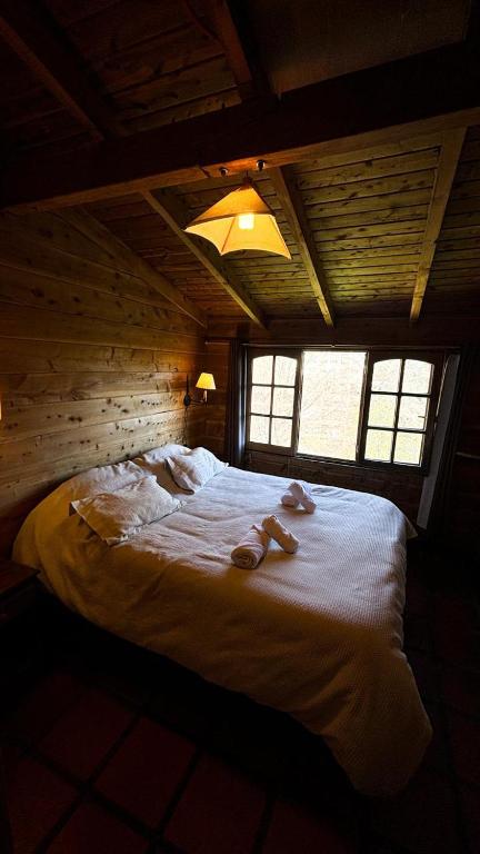 Postel nebo postele na pokoji v ubytování Periko´s Youth Hostel