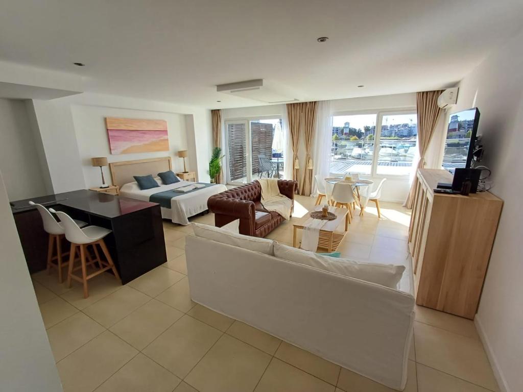 APART , DEPARTAMENTOS loft , bahia grande nordelta , BALCON JACUZZI Y vista a la bahia