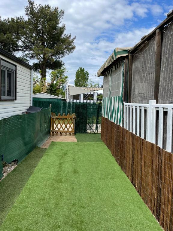 Photo de la galerie de l'établissement Mobil home 6 personnes, à Gémenos