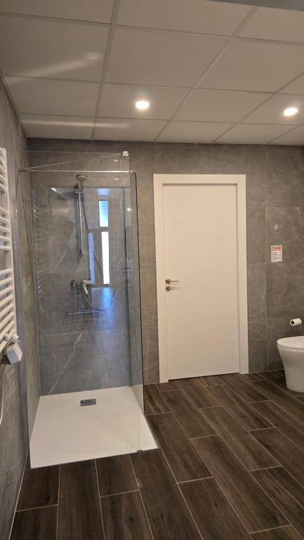 Arena Legacy Modern Suits - 14