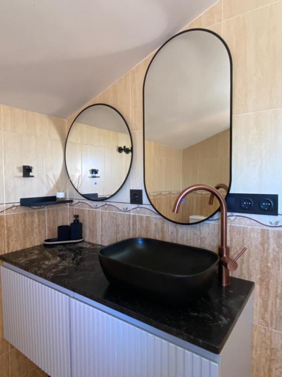 Fotografia z galérie ubytovania Villa with heated private pool, sea view& turkish sauna v destinácii Benalmádena