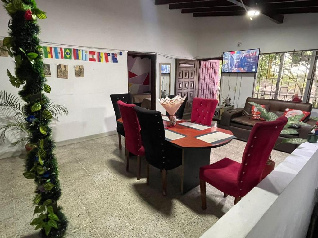 TV a/nebo společenská místnost v ubytování Hostel Urban City Medellin