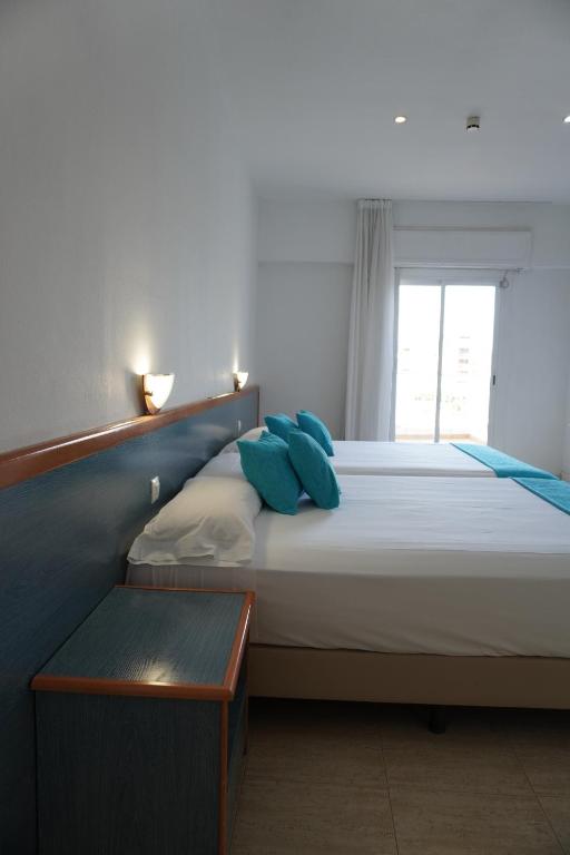 Hotel Brisamar Suites - Double Room With Two Double Beds