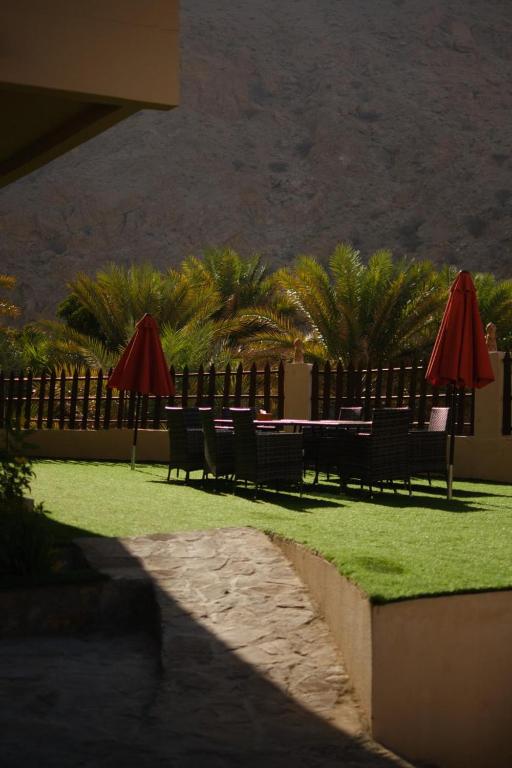Aed väljaspool majutusasutust Rest House Wadi Bani Khalid