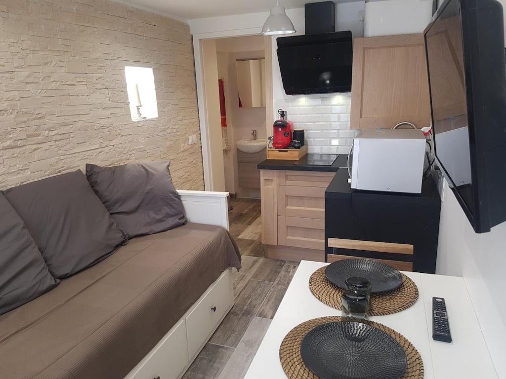 Photo de la galerie de l'établissement Plan de cuques studio au calme, à Marseille