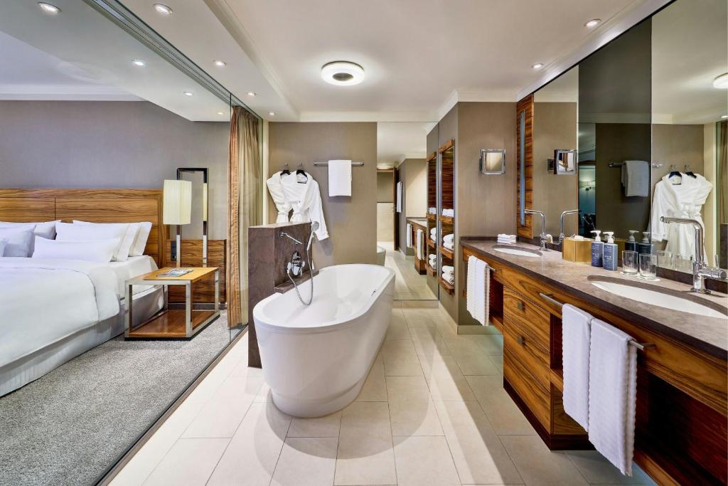 The Westin Grand Munich - Resim 8