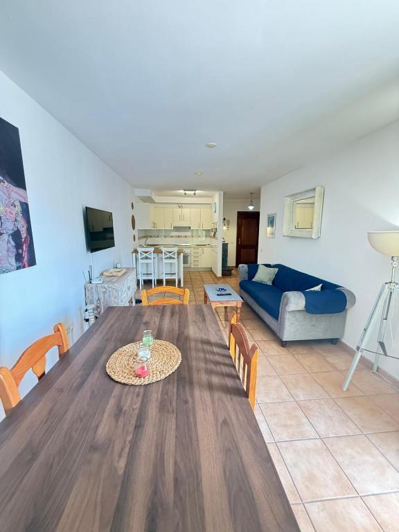 TV a/nebo společenská místnost v ubytování Corralejo Suite