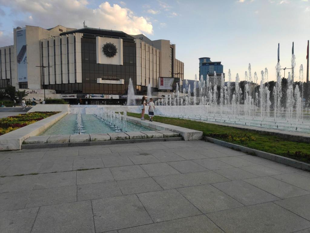 The swimming pool at or close to Palace of Culture 2-Bedroom Retreat on Skobelev blvd