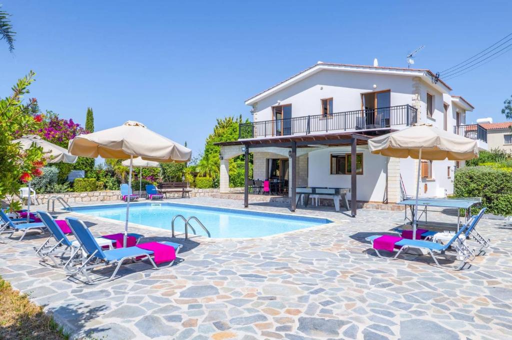 Villa Nicola by Villa Plus