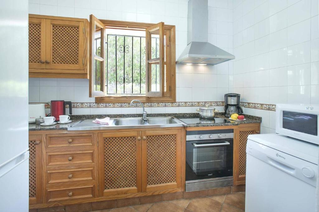Kuchyň nebo kuchyňský kout v ubytování Villa Monica by Villa Plus