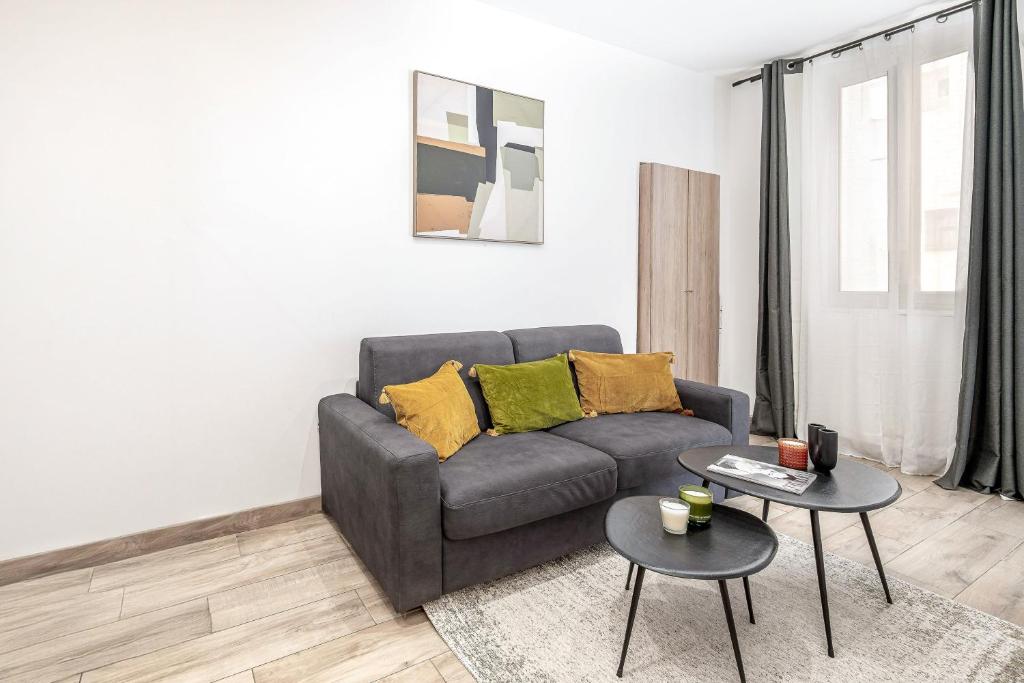IMHOST -Cannes Centre Rue Hoche Palais - Croisette plage