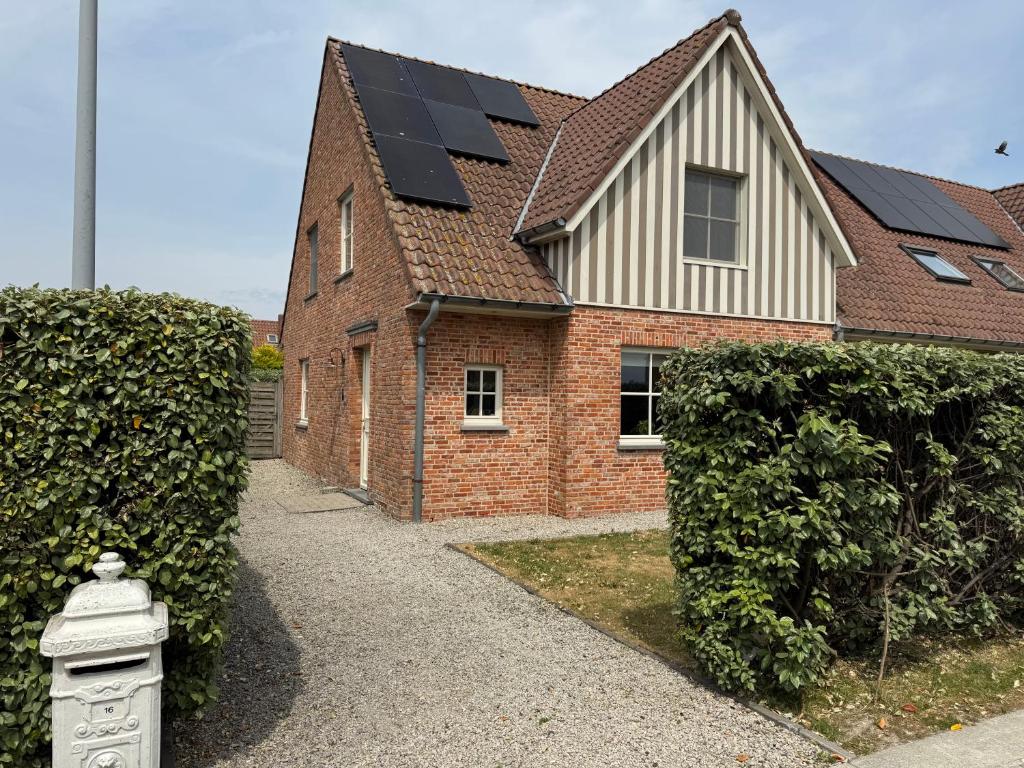 Το κτήριο όπου στεγάζεται  η παραθεριστική κατοικία