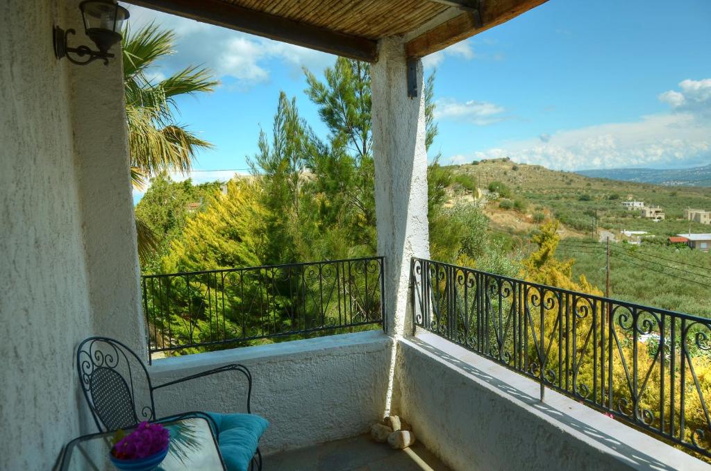 A balcony or terrace at Anna-Malai Penthouse