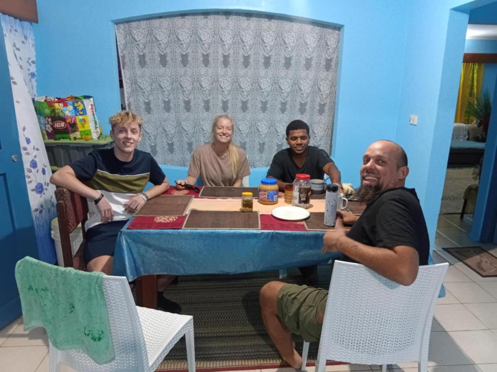 Gestir sem dvelja á Save's Homestay