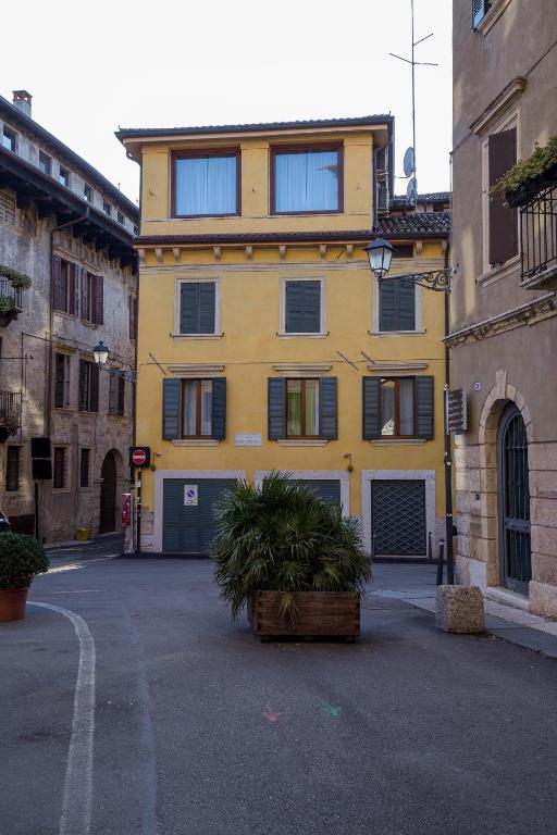 The building in which a panziókat is located