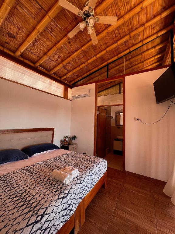Postel nebo postele na pokoji v ubytování Gamora Hotel Playa