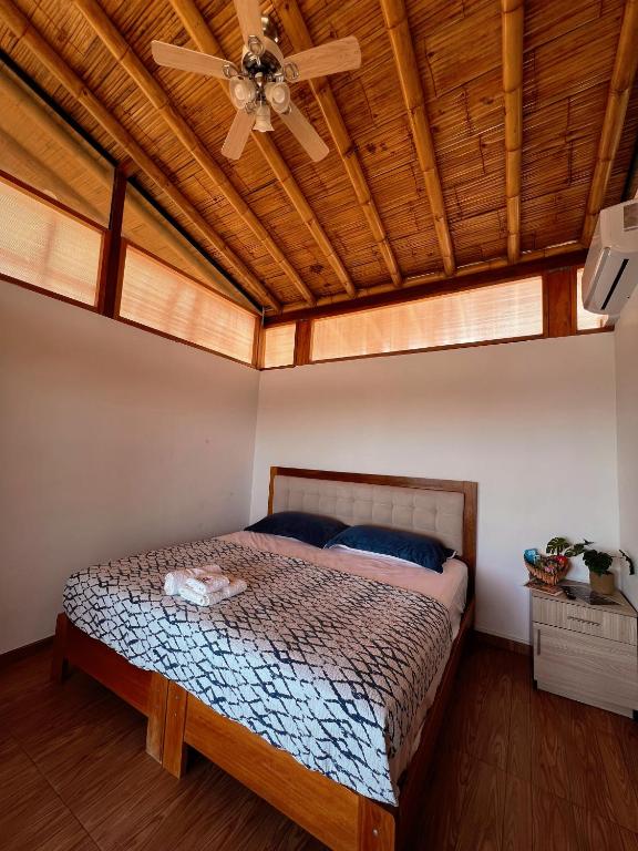 Postel nebo postele na pokoji v ubytování Gamora Hotel Playa