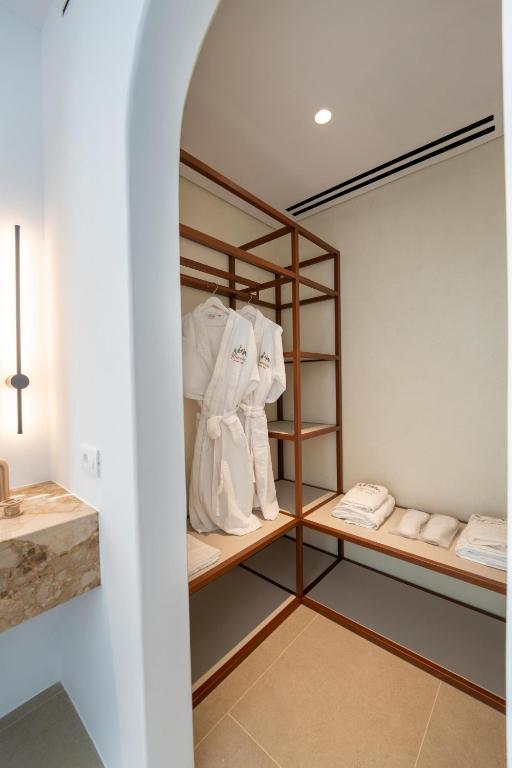 Muse οf Mykonos Luxury Suites - 12