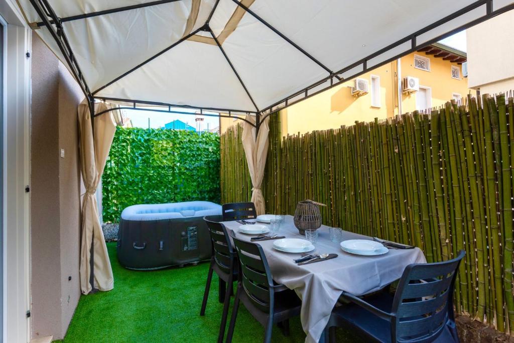 Gallery image of Marila Deluxe, Patio con idromassaggio in Lido di Jesolo