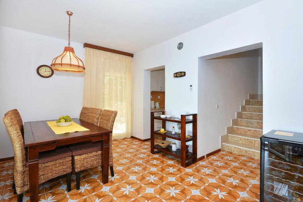 Posedenie v ubytovaní Seaside holiday house Rastici, Ciovo - 18478