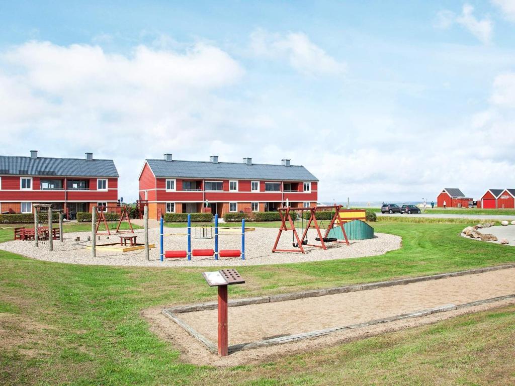 Herní místnost nebo prostor pro děti v ubytování 5 person holiday home on a holiday park in Lemvig