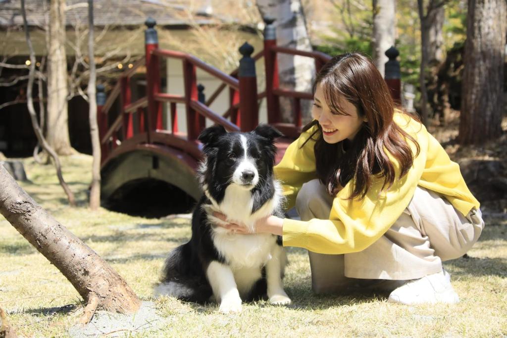 Domácí mazlíčci ubytovaní s hosty v ubytování ゆるり奥日光withDOGS