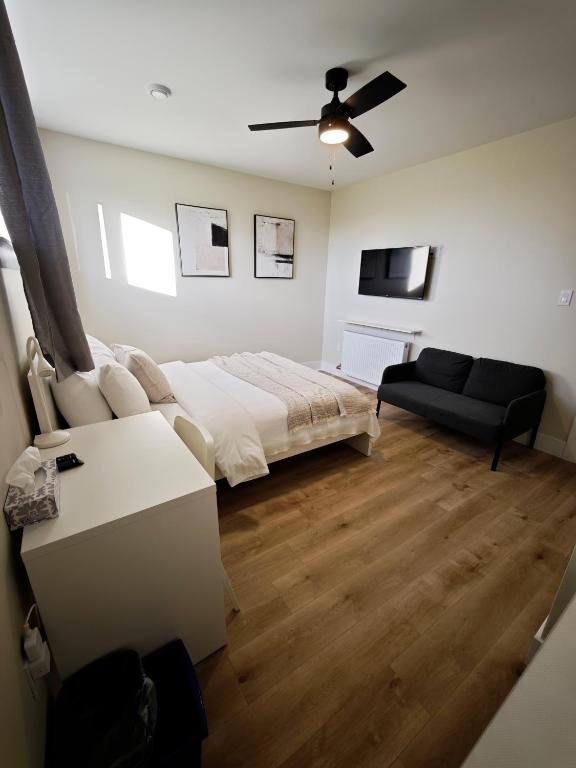 TV a/nebo společenská místnost v ubytování Birch Woods House