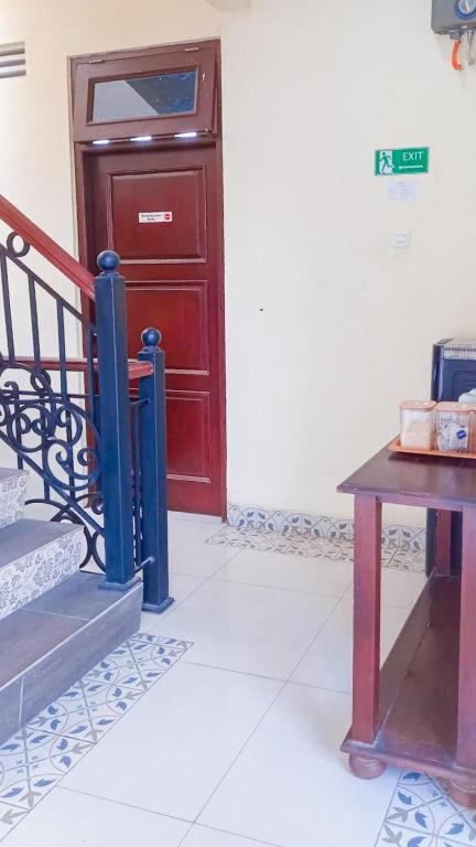 Fotografie z fotogalerie ubytování Musafir Guest House Syariah v destinaci Solo