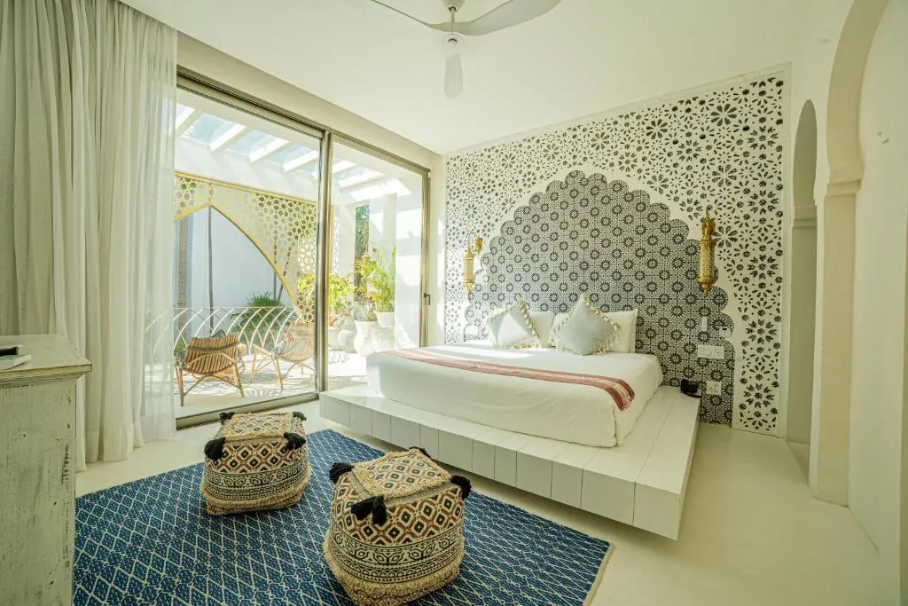 The Rooftop Pool Master Suite