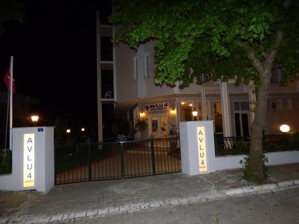Budova, kde se aparthotel nachází