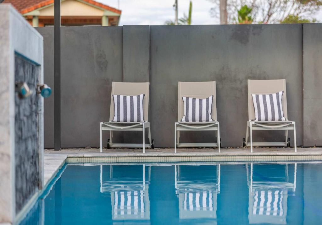 Bazén v ubytování Shellharbour Poolside Escape nebo v jeho okolí