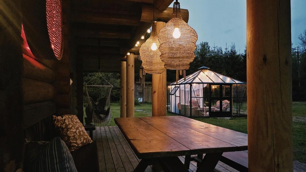 Patio nebo venkovní prostory v ubytování 2-bedroom, fenced yard, sauna, 10 min to Pärnu
