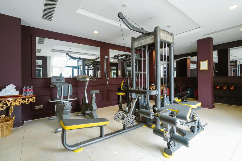 Fitness centrum a/nebo fitness zařízení v ubytování Dalat Palace Heritage Hotel