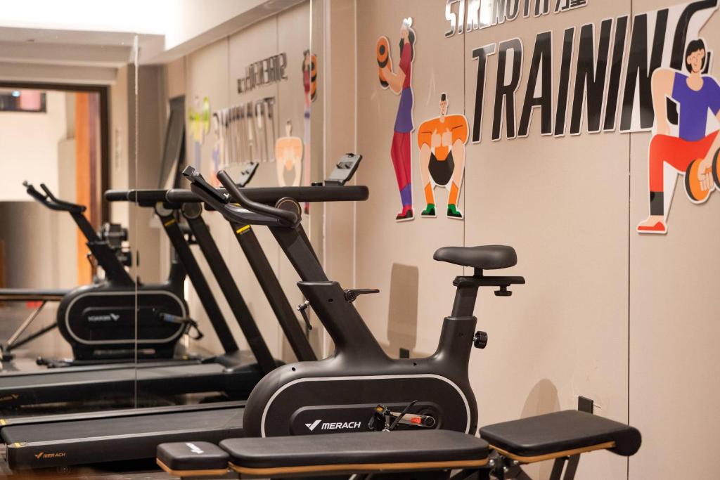 Fitness centrum a/nebo fitness zařízení v ubytování Xiamen Zhongshan Road Pedestrian Street Qulistar Hotel
