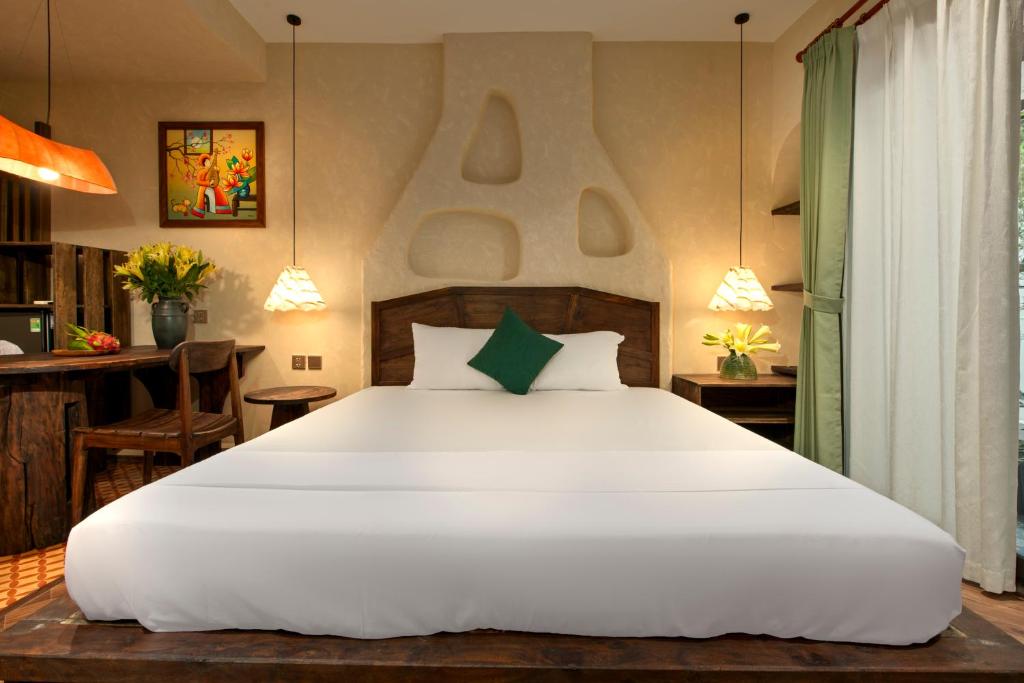 Postel nebo postele na pokoji v ubytování Tranquility Suites Westlake