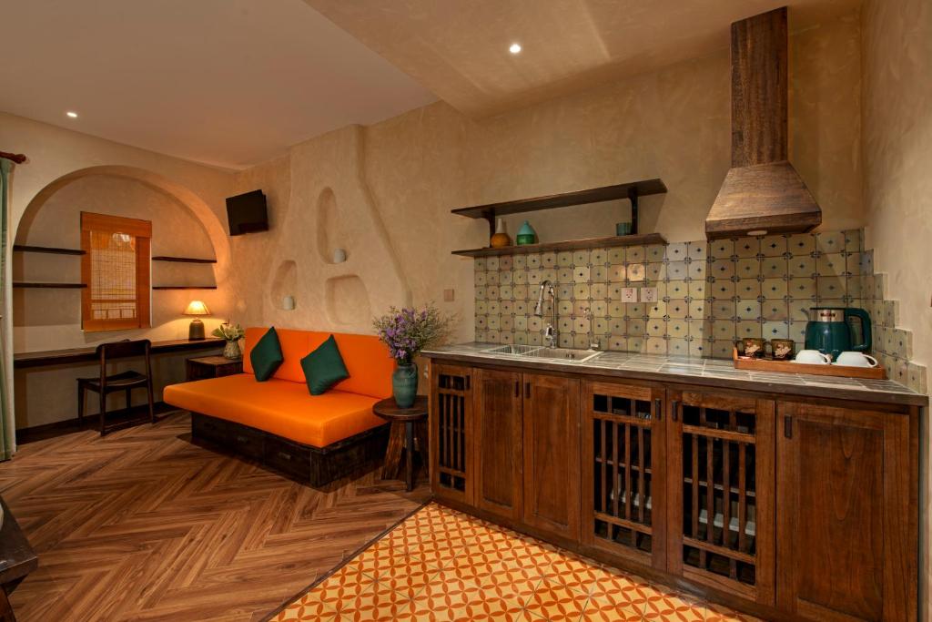 Kuchyň nebo kuchyňský kout v ubytování Tranquility Suites Westlake