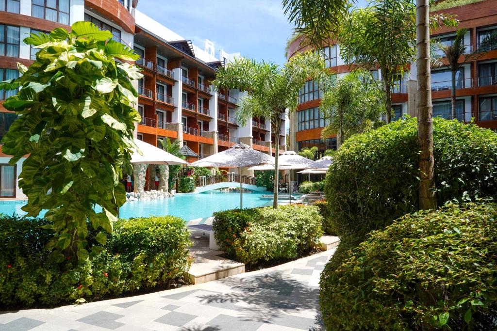 Bazén v ubytování Mandarin Bay Resort and Spa nebo v jeho okolí