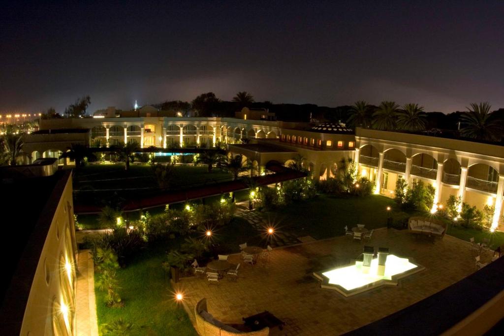 Bazén v ubytování Romano Palace Luxury Hotel nebo v jeho okolí
