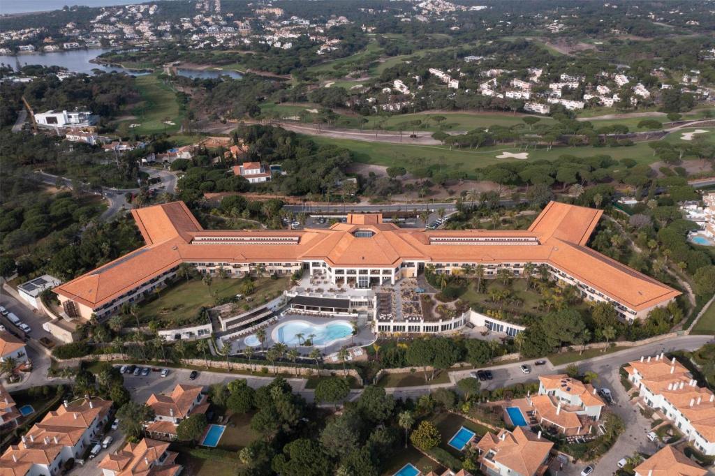 Letecký snímek ubytování Wyndham Grand Algarve