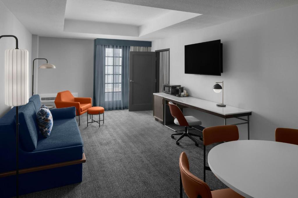 Four Points by Sheraton San Jose Airport - 
