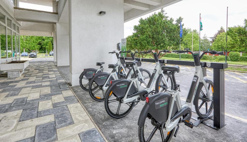 Fitness centrum a/nebo fitness zařízení v ubytování Hotel Szieszta