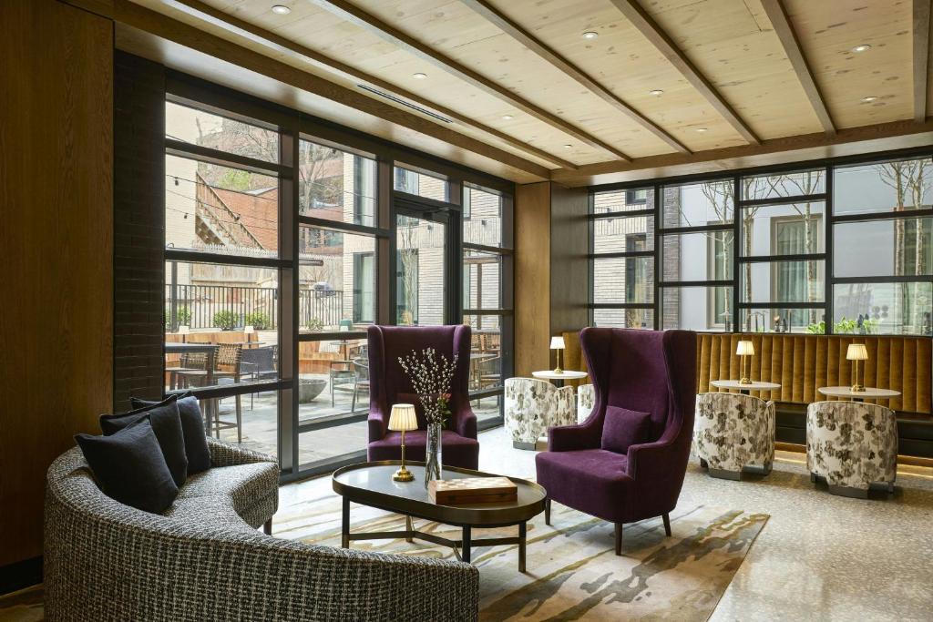 Posezení v ubytování Canal House of Georgetown a Tribute Portfolio Hotel Georgetown, Washington D.C.