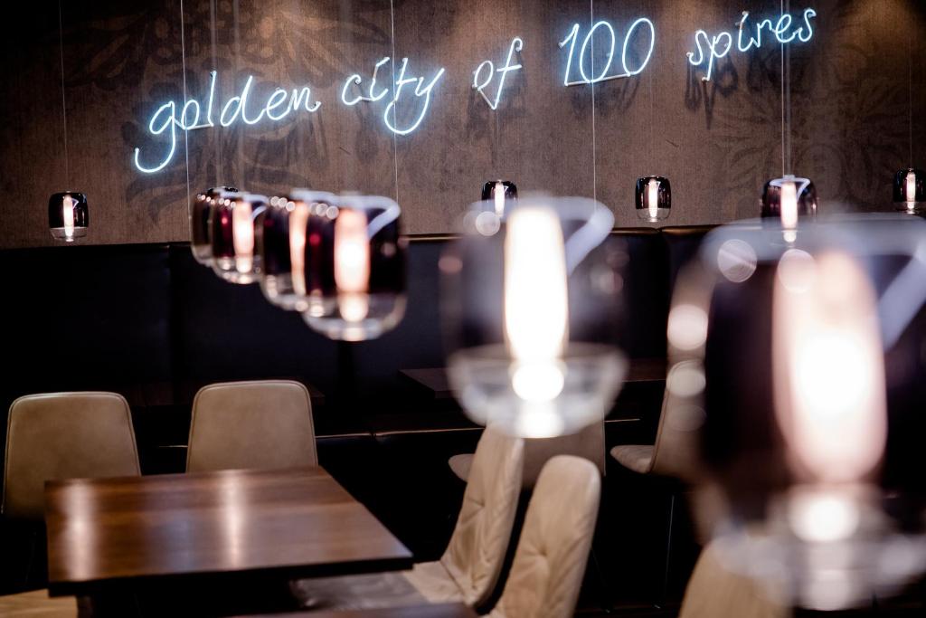 Istumisnurk majutusasutuses Motel One Prague-Florentinum
