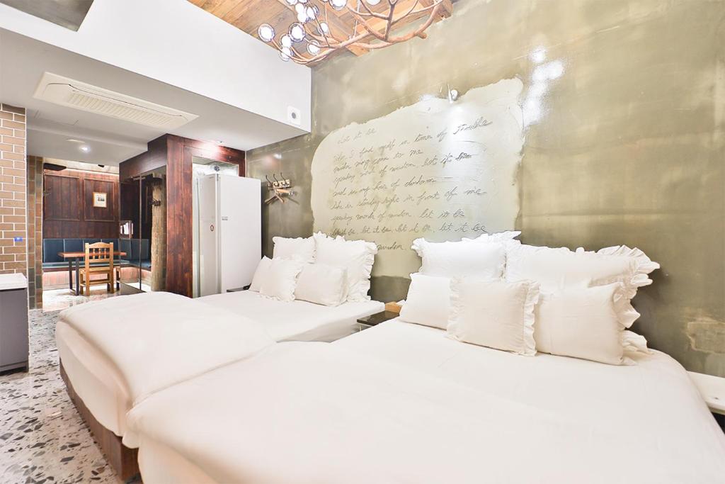Daegu February Hotel Hwanggeum - Premium Suite Mit Zwei Einzelbetten (312)