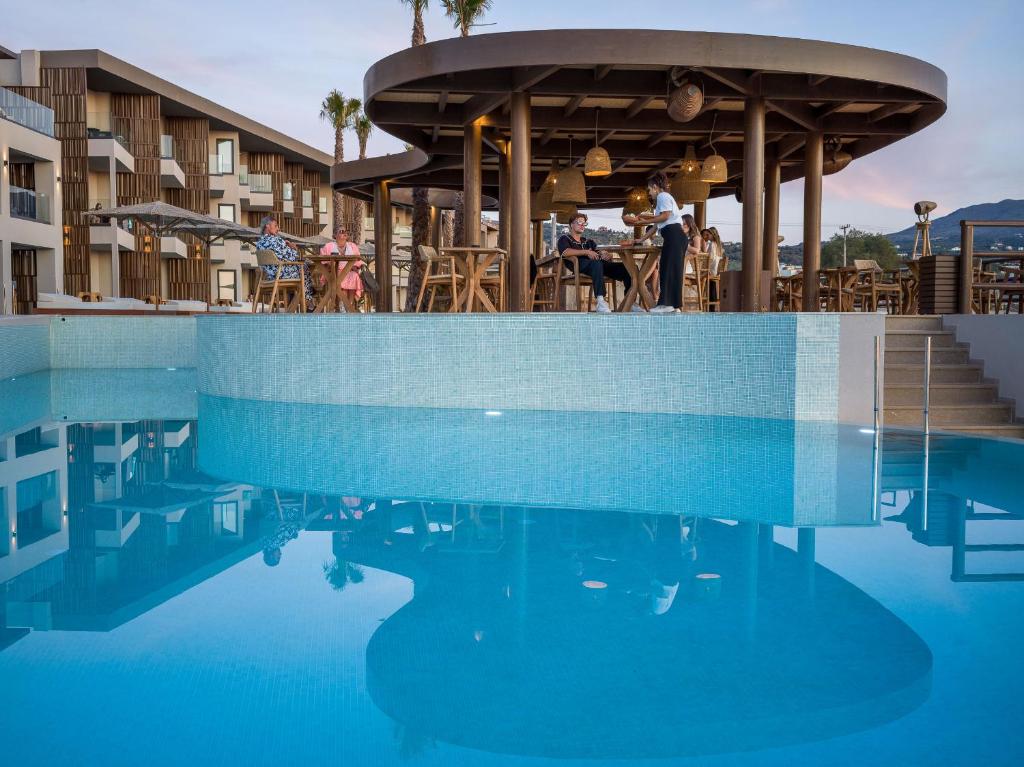 Bazén v ubytování Nalu Resort & SPA nebo v jeho okolí
