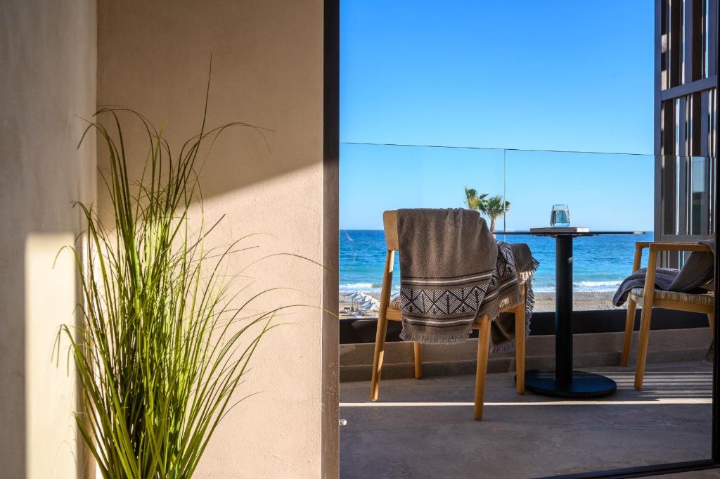 Nespecifikovaný výhled na moře nebo výhled na moře při pohledu z hotelu