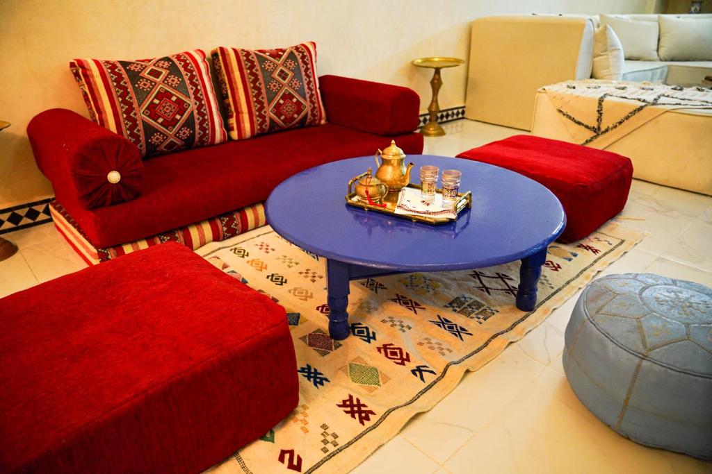 Istumisnurk majutusasutuses Riad Rkiya with Courtyard